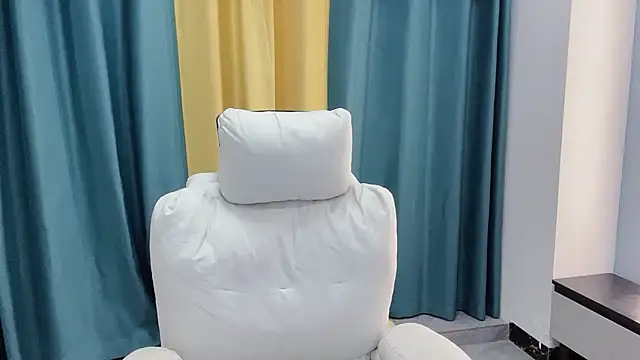 xiaoyang5200 online show from March 2026 11:46:02 AM