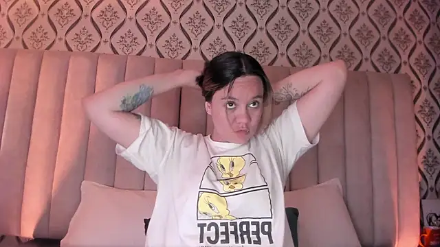 Sky Junne online show from March 2026 04:45:02 PM