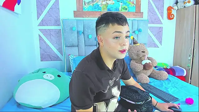 christopher Hot online show from March 2026 07:26:01 PM