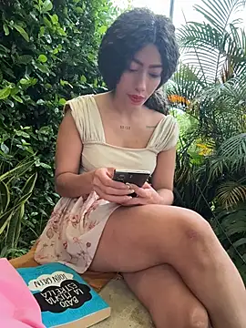 Snapshot of roxyrougee chatting on July 2026 11:01:02 AM roxyrougee online show from July 2026 11:01:02 AM