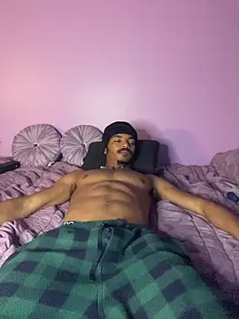 TRILLAHUNG online show from April 2026 03:26:02 AM