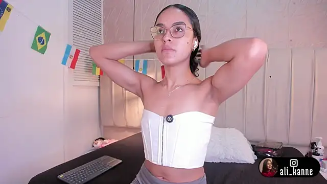 Snapshot of alizza_ chatting on June 2026 11:46:02 AM alizza online show from June 2026 11:46:02 AM