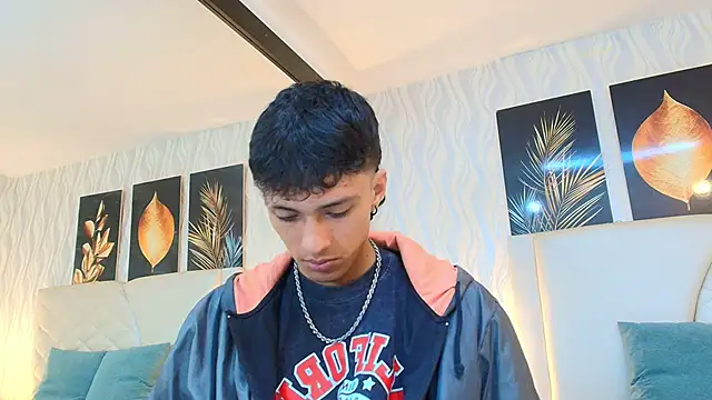 Lean Portman online show from February 2026 09:02:01 PM