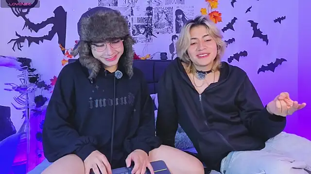 Vamps Lovers online show from November 2025 01:23:01 PM