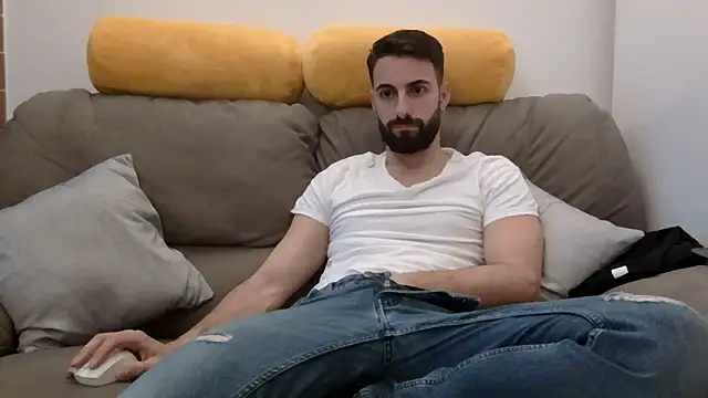 Amicisegreti online show from February 2026 05:22:02 PM