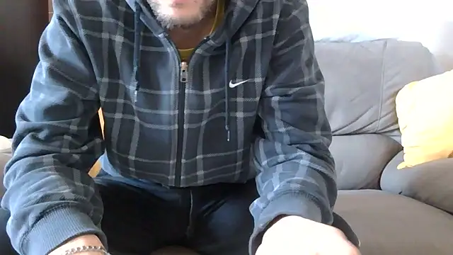 Amicisegreti online show from March 2026 11:00:01 AM