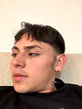 Vittorio 19 online show from September 2025 07:58:02 PM