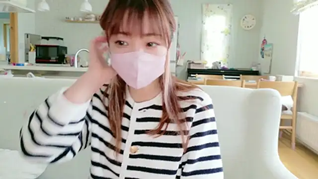 Snapshot of SUZU_1201 chatting on June 2026 12:35:02 AM SUZU 1201 online show from June 2026 12:35:02 AM