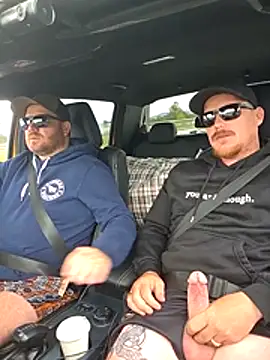 Snapshot of brokecountrylads chatting on February 2026 03:04:01 AM brokecountrylads online show from February 2026 03:04:01 AM