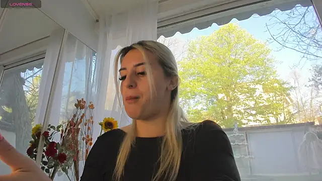 Ella Vee online show from April 2026 05:30:01 AM