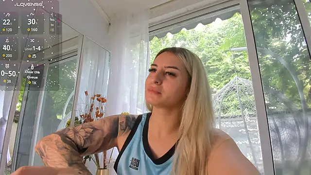 Ella Vee online show from June 2026 06:04:01 AM