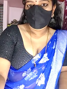 luci-queen online show from April 2026 03:10:02 AM