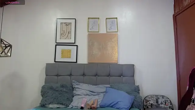  naomi s online show from April 2026 01:37:01 PM