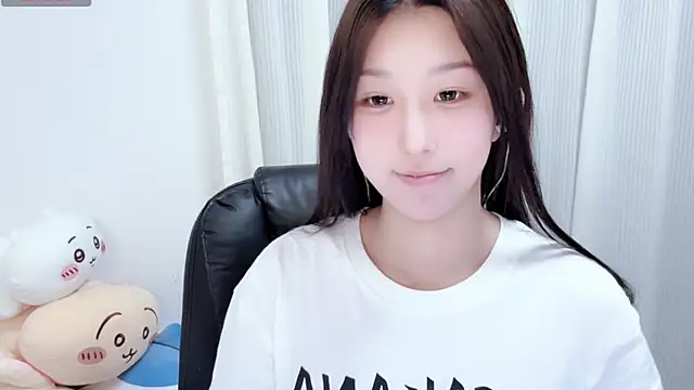 Winnie666- online show from December 2025 05:17:01 PM