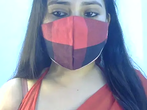 Hott Noor online show from December 2025 01:51:02 PM