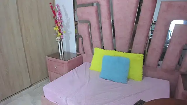 MaraKarly online show from April 2026 06:19:01 AM