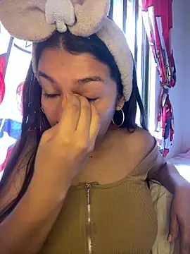  Chloe Smith online show from April 2026 05:06:02 PM