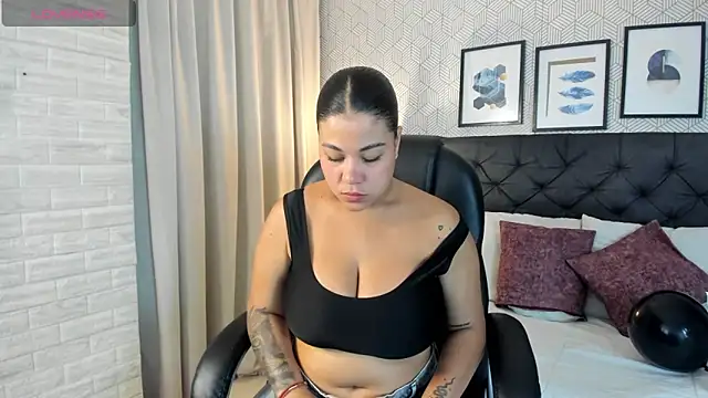 sophie  blare online show from April 2026 07:17:02 PM