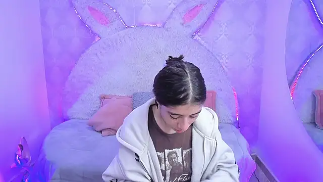 Gaby louse online show from March 2026 07:26:01 PM