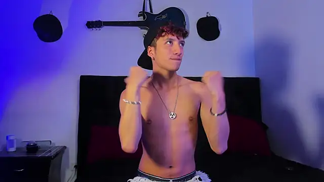 mhatias  online show from April 2026 10:07:01 PM