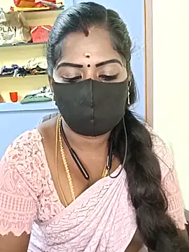 Snapshot of tamilammukuttyy chatting on June 2026 08:10:01 PM tamilammukuttyy online show from June 2026 08:10:01 PM