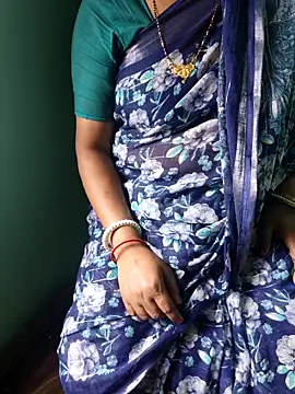 Snapshot of desi_boudi87 chatting on April 2026 03:02:01 AM desi boudi87 online show from April 2026 03:02:01 AM