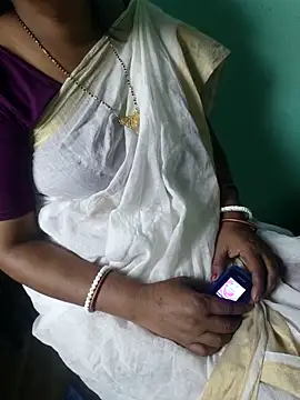 Snapshot of desi_boudi87 chatting on April 2026 11:03:02 AM desi boudi87 online show from April 2026 11:03:02 AM