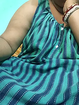 Snapshot of desi_boudi87 chatting on May 2026 05:10:02 PM desi boudi87 online show from May 2026 05:10:02 PM