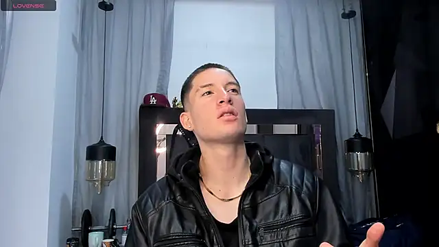 HunterHeat  online show from April 2026 12:19:02 PM