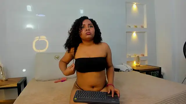 lyana cowel online show from October 2025 03:57:02 PM