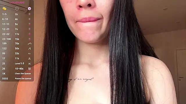 AuraJefcoat online show from April 2026 12:35:02 PM