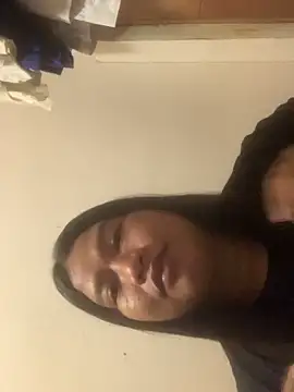 TS-YANNA online show from April 2026 05:29:01 PM