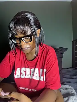 Moonzy77 online show from March 2026 12:28:02 AM