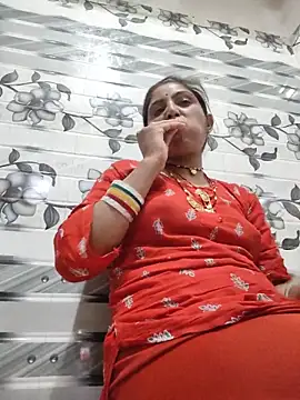 Snapshot of LUCKY_cut chatting on June 2026 01:48:02 PM LUCKY cut online show from June 2026 01:48:02 PM