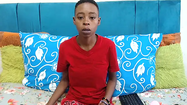 Snapshot of SweetSlenderChoc chatting on July 2026 07:14:01 AM SweetSlenderChoc online show from July 2026 07:14:01 AM
