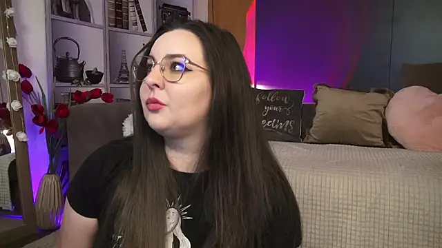 Mia Swano online show from May 2026 01:21:01 AM