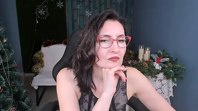 Snapshot of UnaTerra chatting on December 2025 09:27:02 AM UnaTerra online show from December 2025 09:27:02 AM