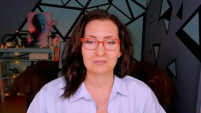 Snapshot of UnaTerra chatting on February 2026 08:29:01 AM UnaTerra online show from February 2026 08:29:01 AM