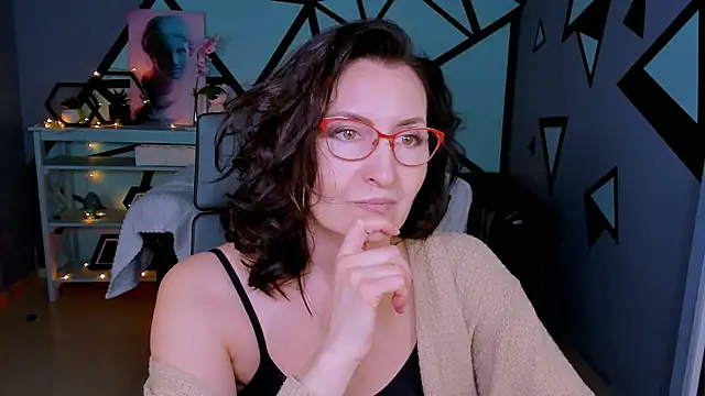 Snapshot of UnaTerra chatting on February 2026 09:24:02 AM UnaTerra online show from February 2026 09:24:02 AM