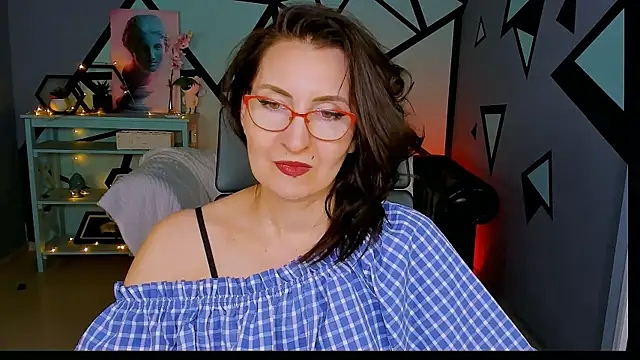 Snapshot of UnaTerra chatting on February 2026 09:13:01 AM UnaTerra online show from February 2026 09:13:01 AM