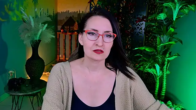 Snapshot of UnaTerra chatting on February 2026 09:17:01 AM UnaTerra online show from February 2026 09:17:01 AM