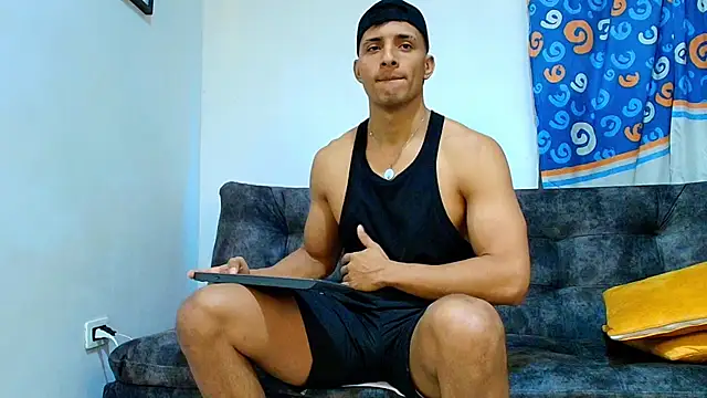 Snapshot of Smith_Fitness chatting on July 2026 01:06:02 PM Smith Fitness online show from July 2026 01:06:02 PM