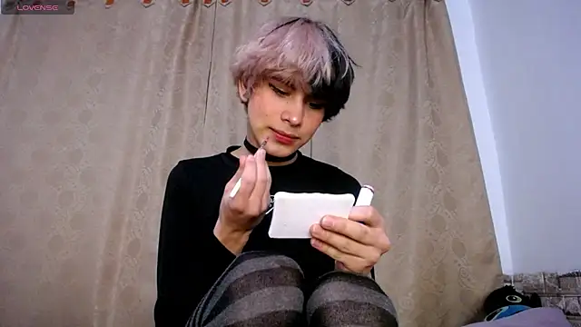 DaraKat18 online show from April 2026 02:04:02 AM