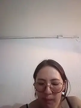 Snapshot of Bella_Sumers chatting on May 2026 06:56:02 PM Bella Sumers online show from May 2026 06:56:02 PM