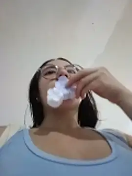 Snapshot of Bella_Sumers chatting on May 2026 07:09:02 PM Bella Sumers online show from May 2026 07:09:02 PM