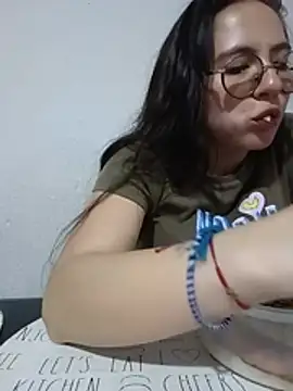 Snapshot of Bella_Sumers chatting on May 2026 06:14:01 PM Bella Sumers online show from May 2026 06:14:01 PM