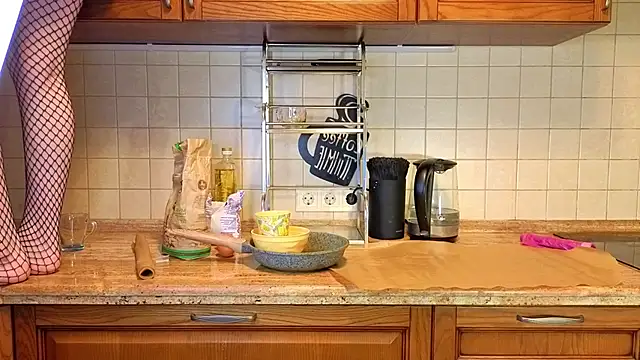 KandraCruser online show from April 2026 09:01:01 PM