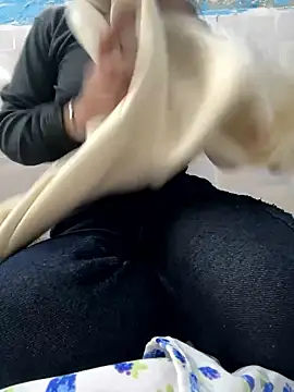 Snapshot of miss_moonikaa chatting on January 2026 10:42:02 AM miss moonikaa online show from January 2026 10:42:02 AM