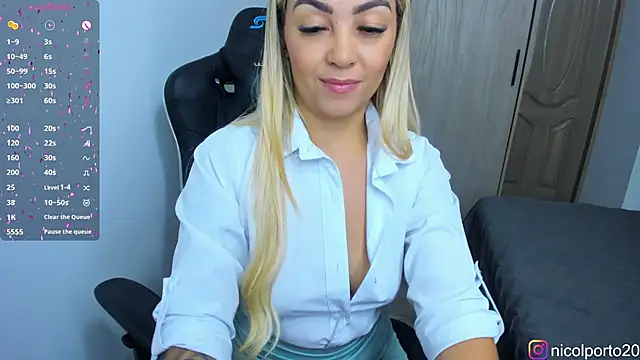 NicolPorto online show from October 2025 12:39:02 PM