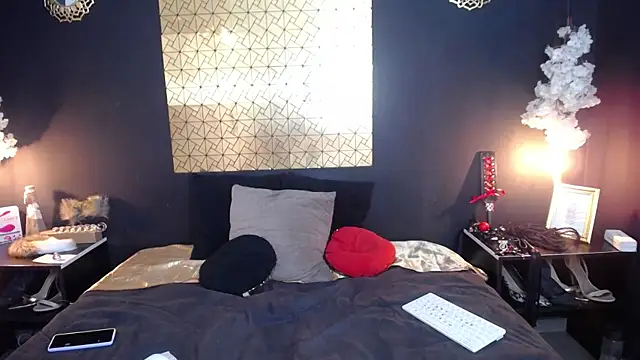 kinky momm online show from April 2026 05:14:02 PM